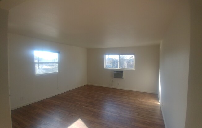 2 beds, 1 bath, 850 sqft, $1,595, Unit 4