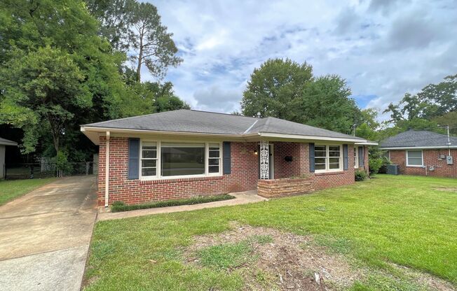 LOVELY Location! 3 Bedroom / 1 Bathroom Home in Montgomery!