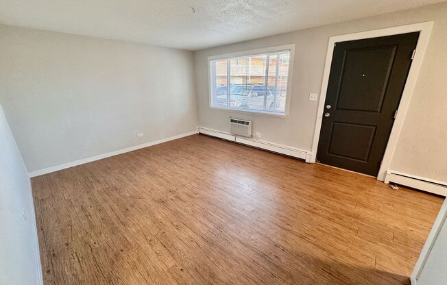 1 bed, 1 bath, 650 sqft, $1,125, Unit 7
