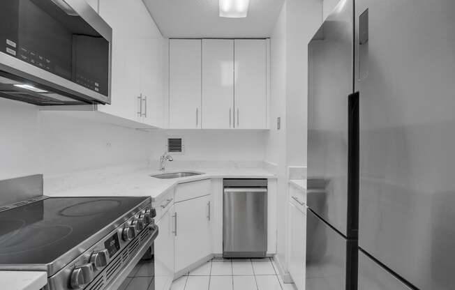 Studio, 1 bath, 571 sqft, $4,100, Unit 31H