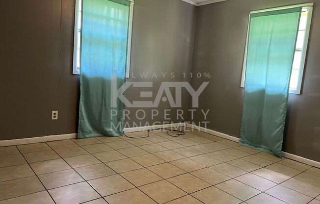 3 Bedroom, 1 Bathroom House is Available Now!