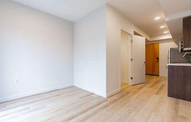 Studio, 1 bath, 284 sqft, $1,182.18, Unit 624