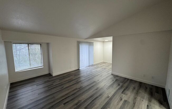 2 beds, 1 bath, 902 sqft, $2,185, Unit H304