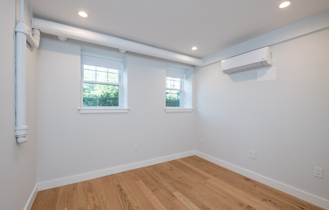 2 beds, 1 bath, 623 sqft, $3,300, Unit 24