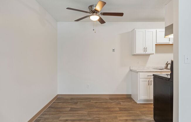 2 beds, 1 bath, 864 sqft, $1,395, Unit 207 - 2400