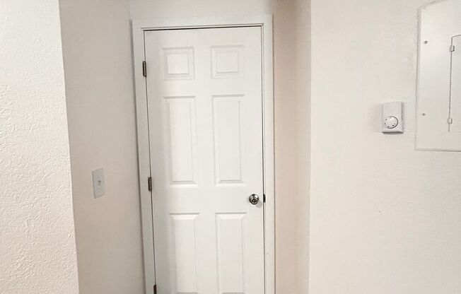 1 bed, 1 bath, 660 sqft, $1,075, Unit H - 037