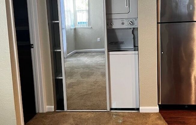 2 beds, 2 baths, 900 sqft, $2,015, Unit 124