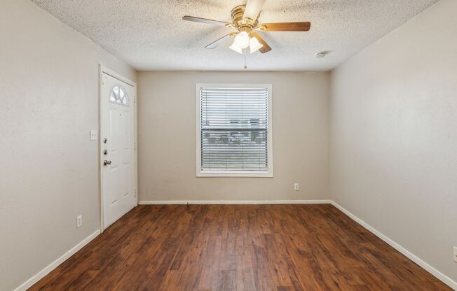 Lago Vista Living | 2 Bed | Private Yard | Lake Access + Amenities