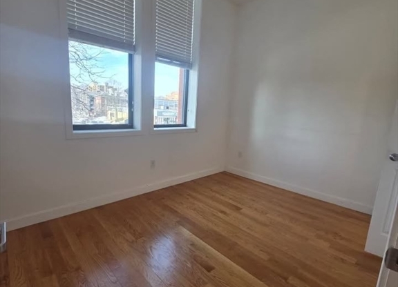 2 beds, 1 bath, $2,250, Unit 603