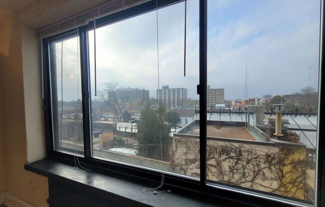 1 bed, 1 bath, $1,075, Unit 404