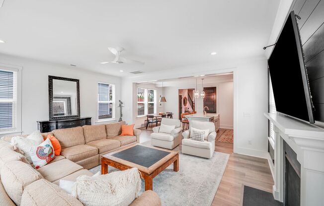 Hot Listing in Optimist Park! 3 Beds, 2.5 Baths, All the Vibes!