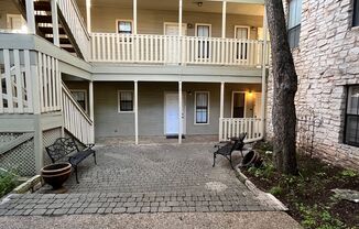 Cozy One Bedroom in Hyde Park