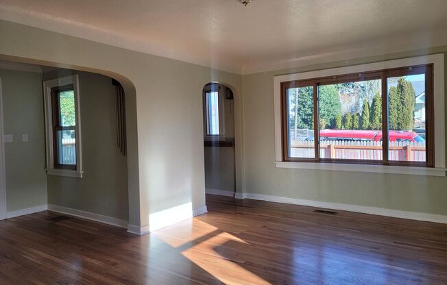 Charming 2 Bedroom Home in Bremerton!