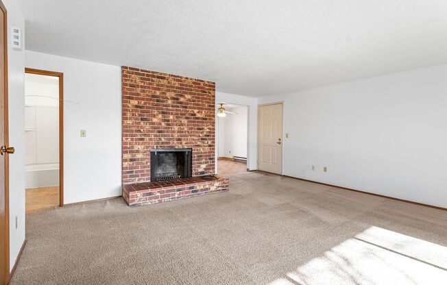 2 beds, 1.5 baths, 960 sqft, $1,650, Unit 3