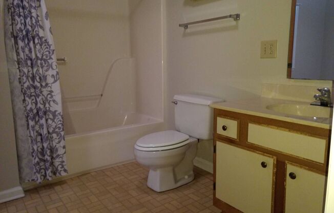 2 beds, 1 bath, $995, Unit #1