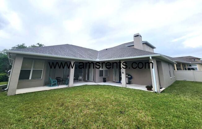 Spacious 5 bedroom home in Hunter Creek