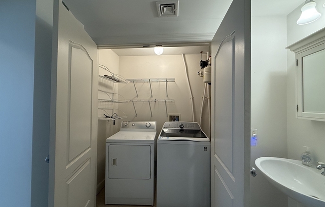 2 beds, 2 baths, 998 sqft, $2,650, Unit 131