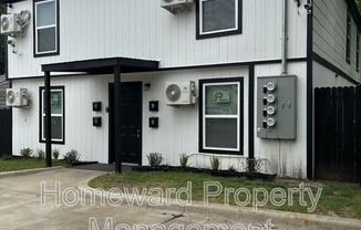 407 N JUSTIN AVE