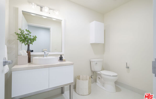 2 beds, 2.5 baths, 1,650 sqft, $4,995, Unit 716