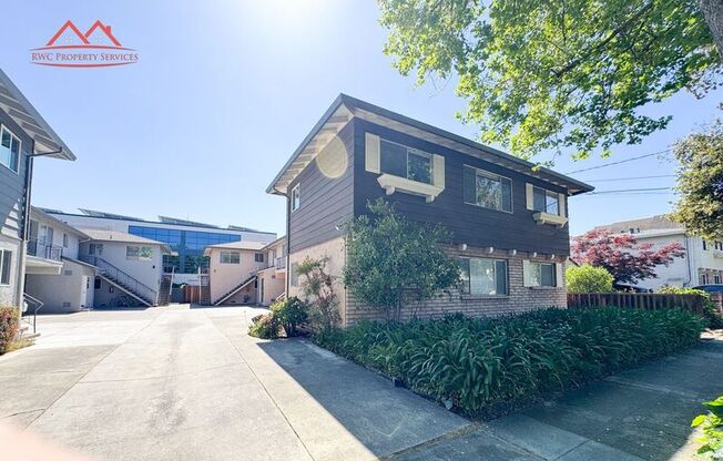 411 COLLEGE AVE