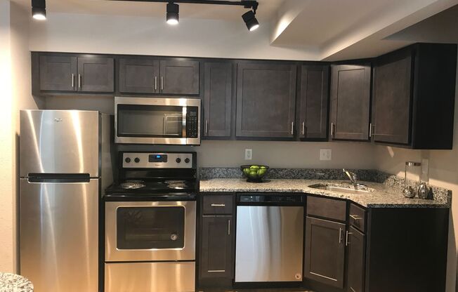 Studio, 1 bath, 265 sqft, $980