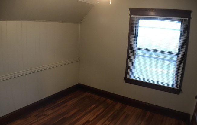 4 beds, 1 bath, $1,500