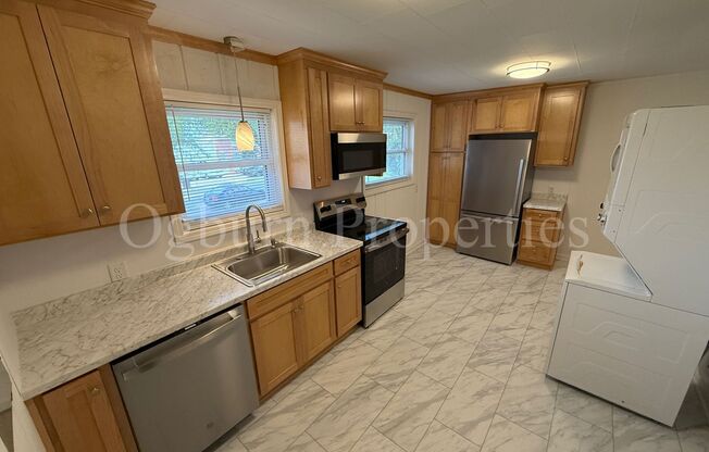 2825 S. Main St-3BR/1BA-HOME!!!