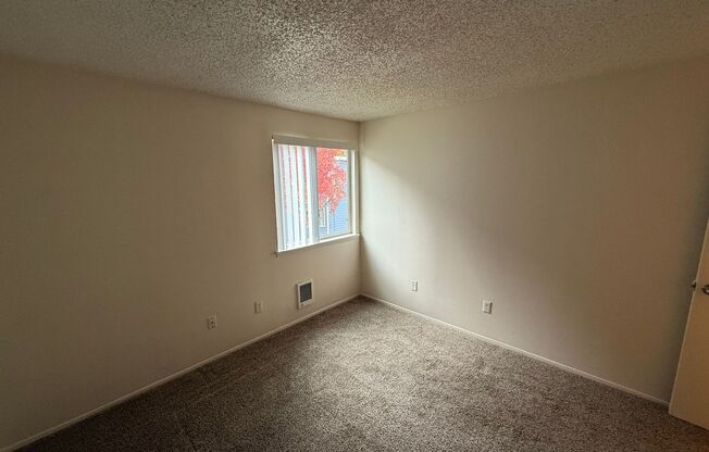 2 beds, 1 bath, 825 sqft, $1,245, Unit 479