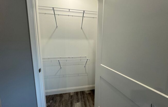 2 beds, 1 bath, $2,800, Unit 301