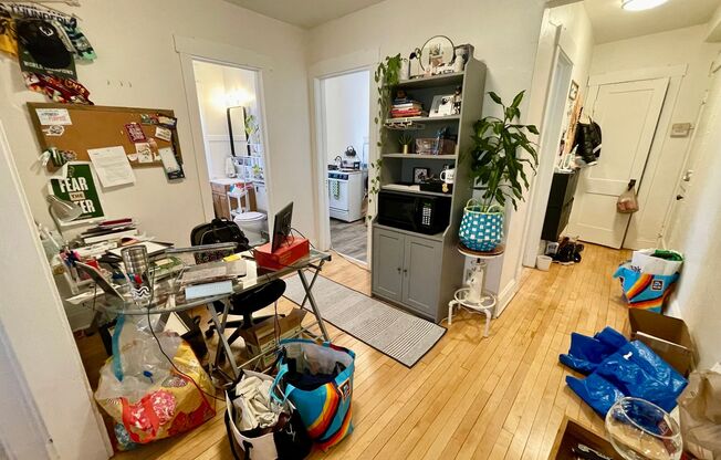1 bed, 1 bath, $1,015, Unit 20