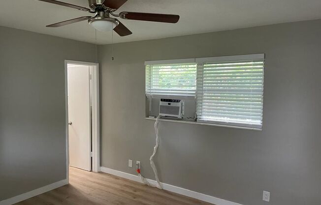 1 bed, 1 bath, 700 sqft, $1,700, Unit 4