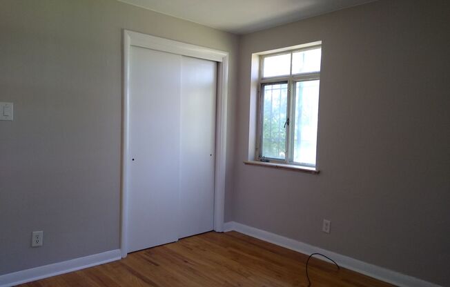 2 beds, 1 bath, $2,295