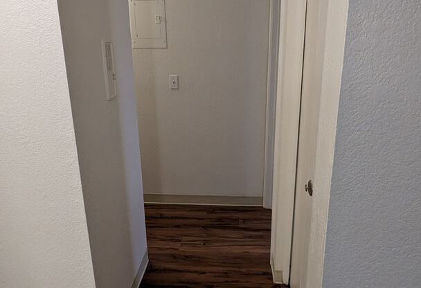 1 bed, 1 bath, 700 sqft, $1,295, Unit #28