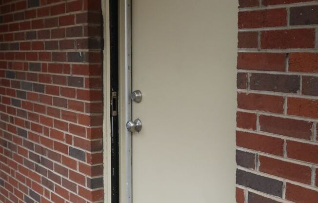 Lake Terrace #4. 3BD/1BA  Very spacious condo on Lake Avenue!  $2700 per month includes assigned parking - Available 8/13/26!