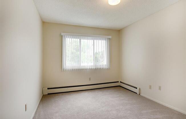 Silver Lake Apartments in New Brighton, MN Bedroom