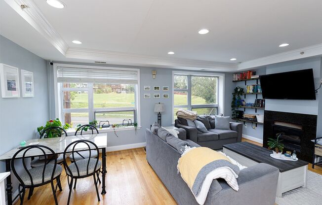 Fantastic Location Near Brightwood Park - 1 Bed/1 Bath Condo Rental
