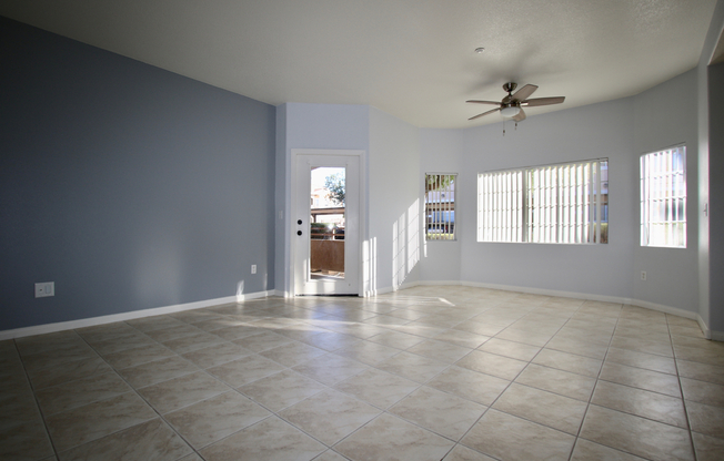 2 beds, 2 baths, $1,900, Unit 611