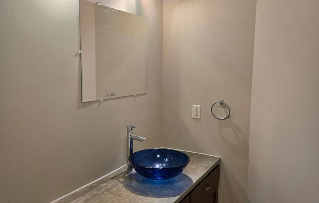 2 beds, 2 baths, 1,100 sqft, $898, Unit 617