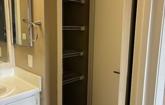 2 beds, 2 baths, 997 sqft, $1,500, Unit MA 122