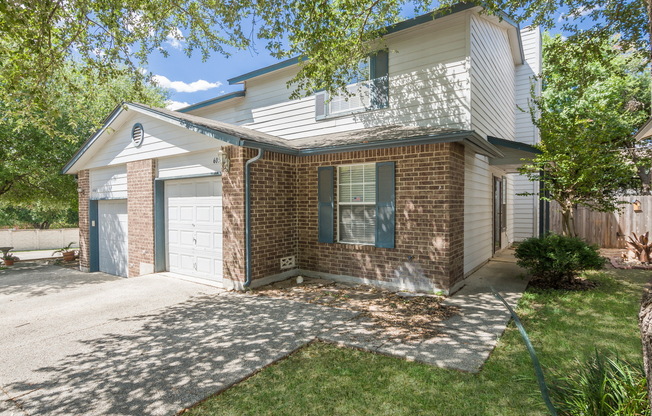 Beautiful Two-Story Townhome Near Medical Center & UTSA