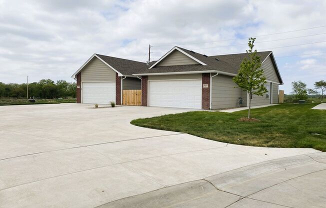 3 BEDROOM  2 BATH DUPLEX Belaire