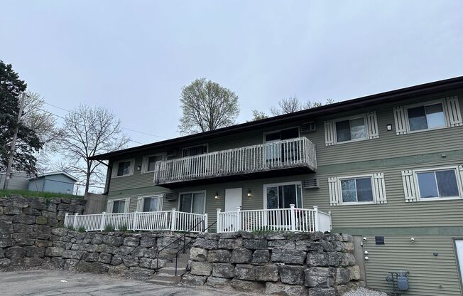 2 beds, 1 bath, 800 sqft, $1,335, Unit 5902-10