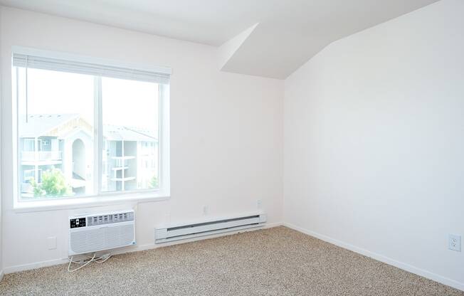 Center Pointe | Bedroom