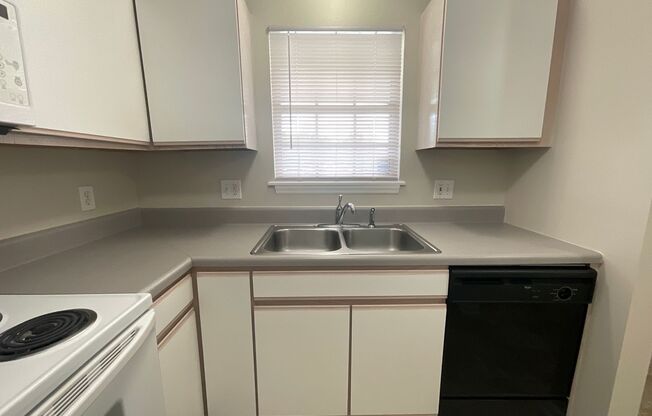 1 bed, 1 bath, 765 sqft, $1,125, Unit 2748-9