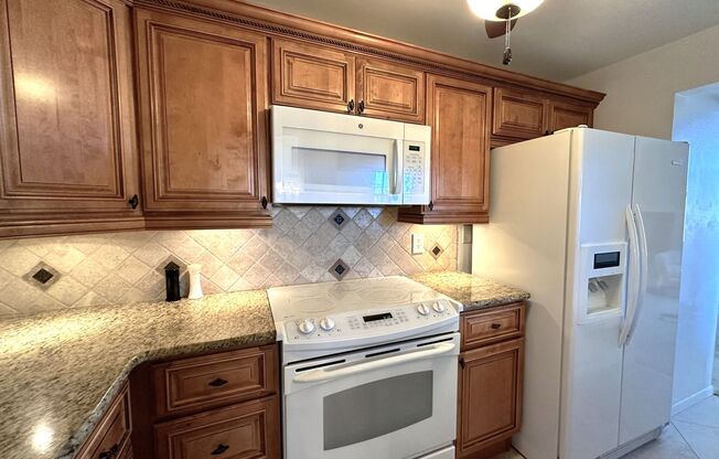 2 beds, 2 baths, $3,500, Unit #311
