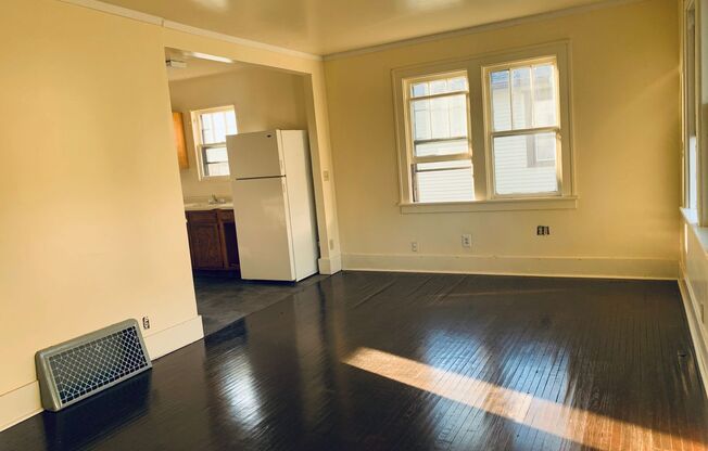 2 beds, 1 bath, $1,000