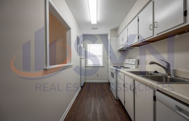 221 Schultz Street – 2BR/2.5BA Townhome in Chapel Hill – Water Included!