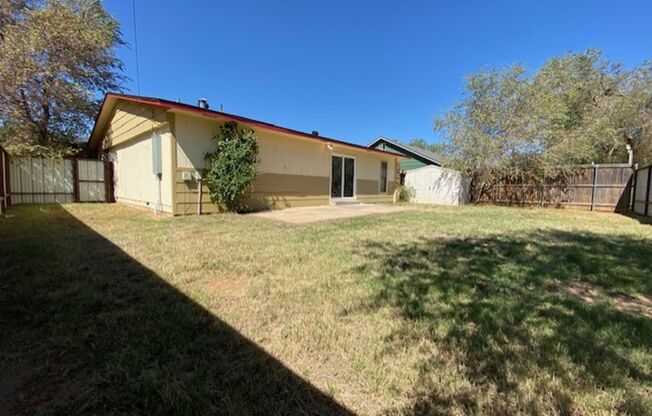 4 beds, 2 baths, $1,650