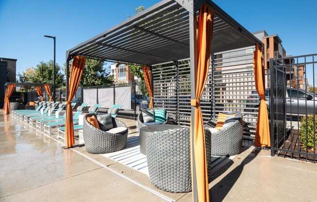 Axio 8400 Poolside Lounge Chairs