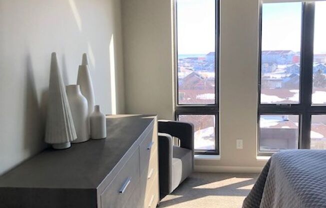 2 beds, 2 baths, 990 sqft, $2,125, Unit 422